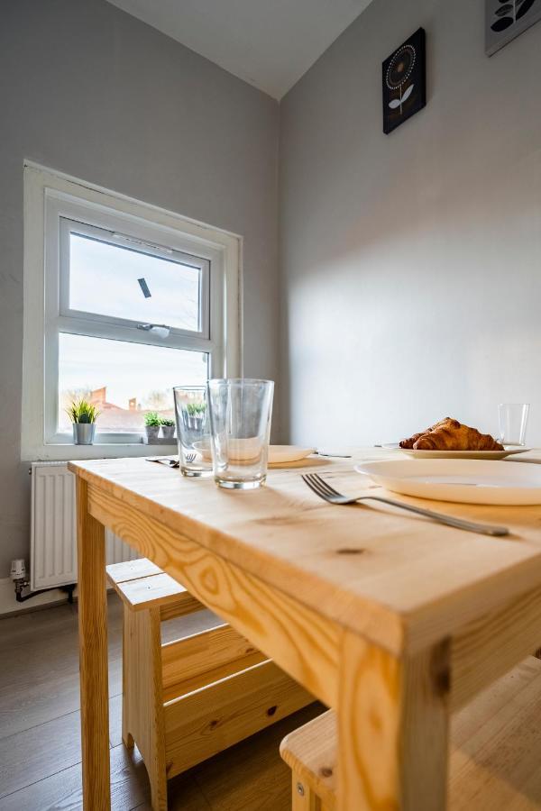 Deluxe 2-Bedroom Flat With Free Parking Birmingham Exterior foto